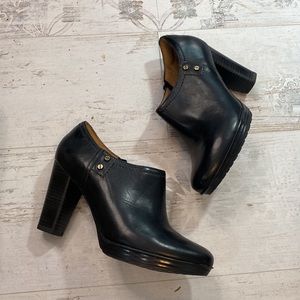 Clark’s Lida Palmer Black Leather Heeled Booties